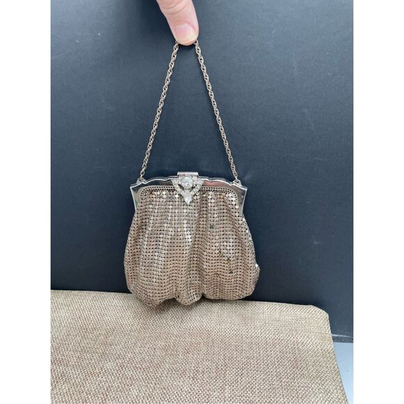 Vintage WHITING & DAVIS Silver Mesh Kiss lock Evening Bag Purse Made In USA 2945 - Picture 11 of 12